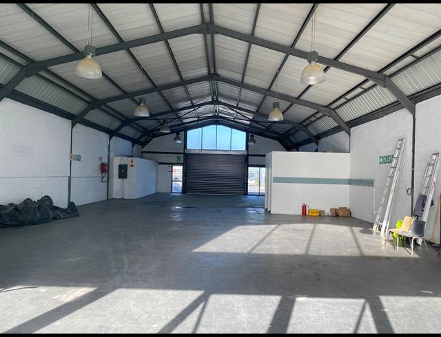 349M² RETAIL TO LET IN TOKAI